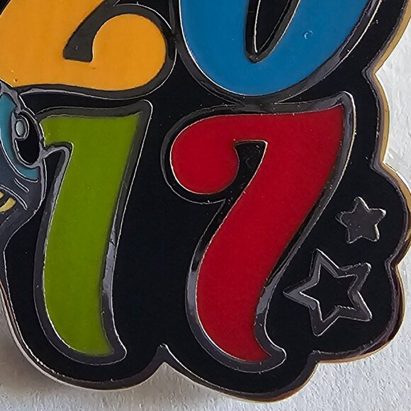 DISNEY Pin Trading ~ Disney Starter Set ~ Stitch ~ 2017 - Picture 4 of 11